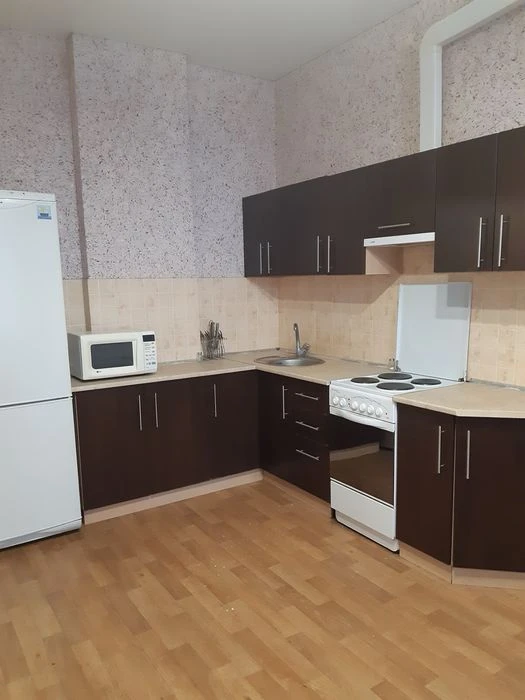 Продажа 2 ком. квартиры 83 м, возле метро 23 августа, новост