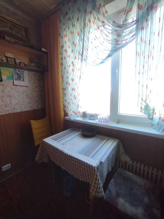 Продам 2 квартиру на Олексіївці,вул.Ахсарова,1б