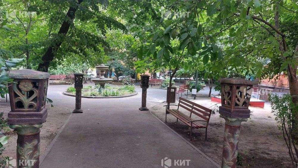 3к. 76м2, Центр (Дом со шпилем, пл. Конституции 2/2) 127468