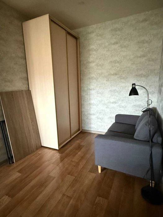 Продаж 1-кімн. кв., 9/10,  метро Наукова