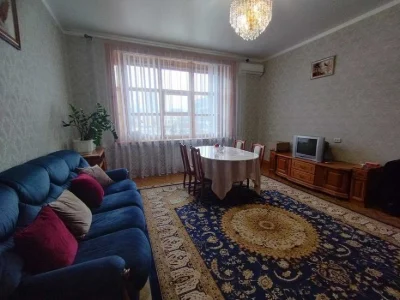 Продам 3 комнатную квартиру с ремонтом Южный вокзал