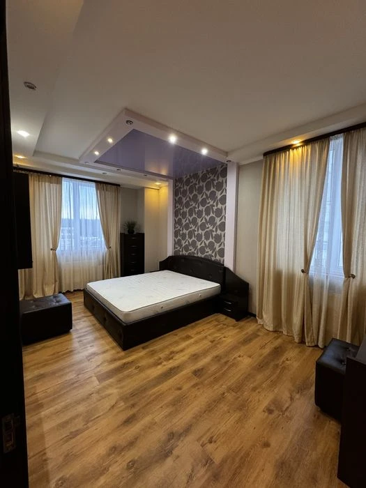 Продам 3 комнатную квартиру ЖК Балакирева, П.Поле