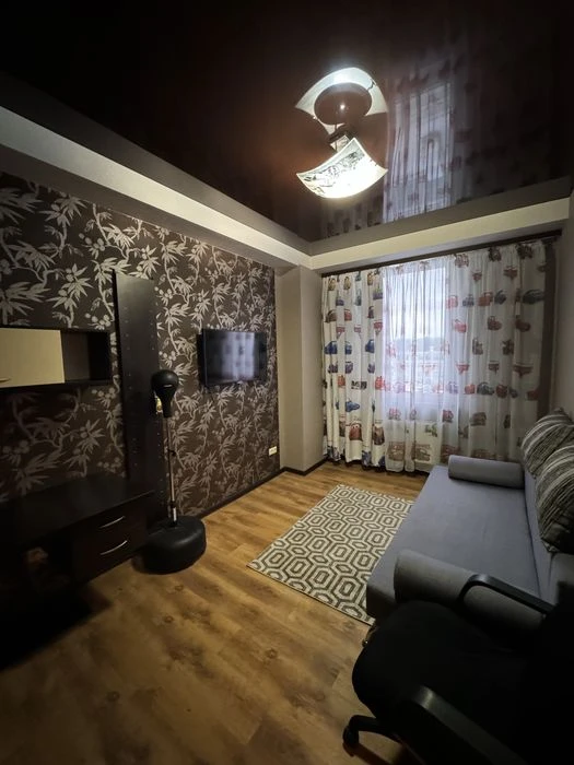 Продам 3 комнатную квартиру ЖК Балакирева, П.Поле