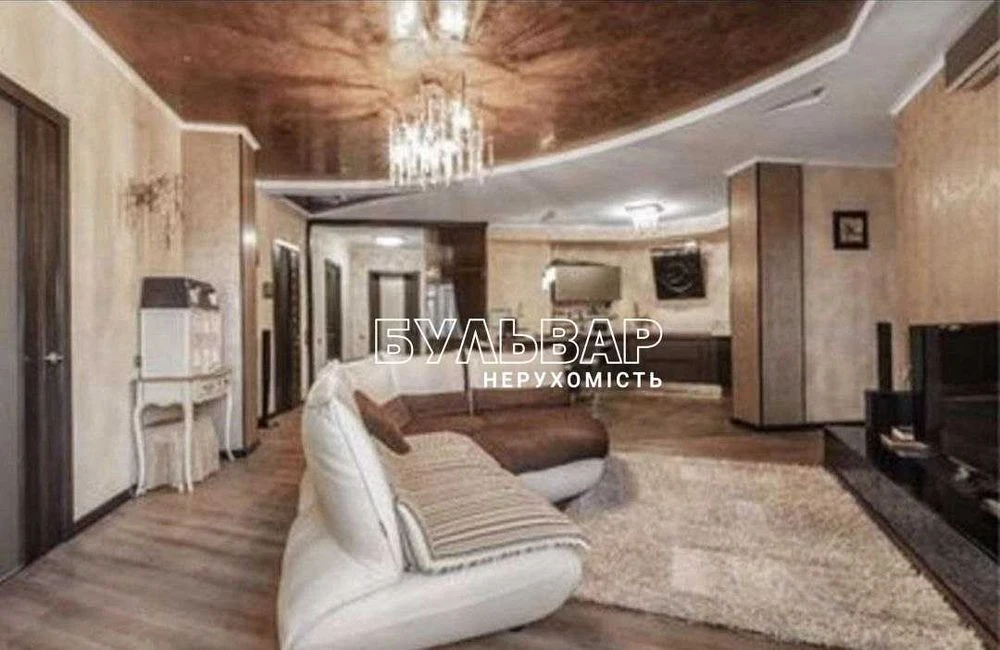 Продам 4 к.кв - 130 м2, Центр, Новострой, ул Свободы 36А