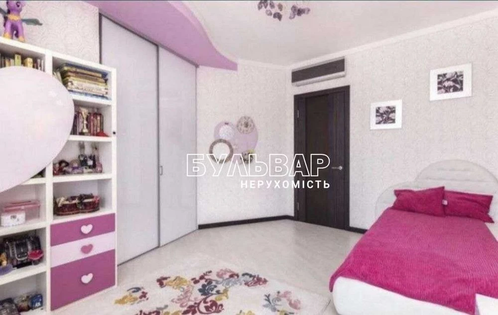Продам 4 к.кв - 130 м2, Центр, Новострой, ул Свободы 36А
