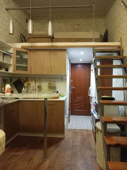 D1C  Продам 2х уровневую квартиру ул. Большая Панасовская