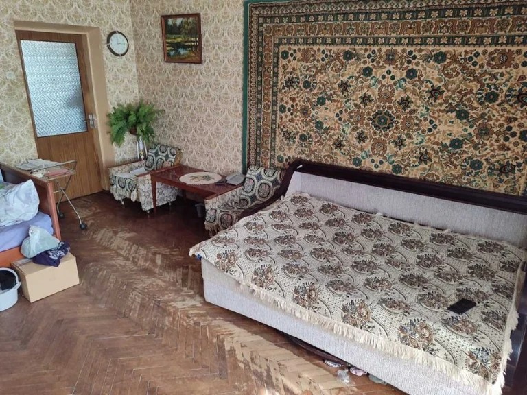 Продам 2х к. квартиру Центр, пр. Науки