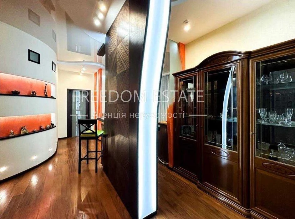 120 тыс.$ ПРОДАЖА / Квартира 101 м2 в центре с ремонтом / НО