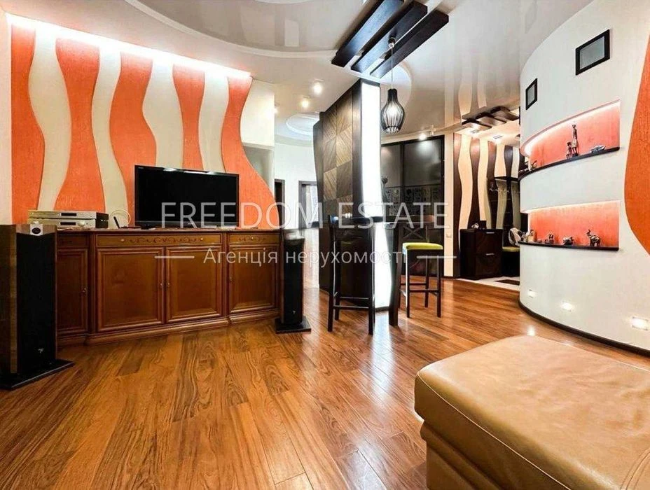 120 тыс.$ ПРОДАЖА / Квартира 101 м2 в центре с ремонтом / НО