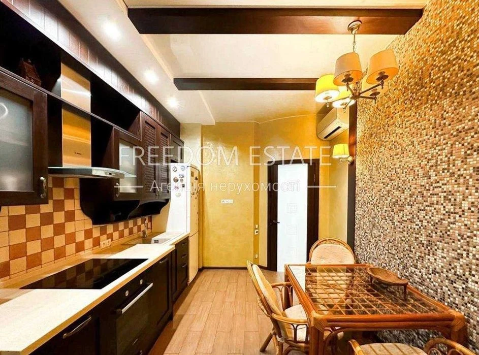 120 тыс.$ ПРОДАЖА / Квартира 101 м2 в центре с ремонтом / НО