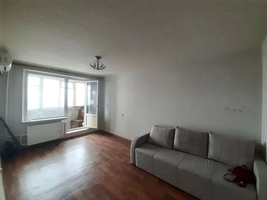Продажа 2 ком. квартиры у порога метро Победа.