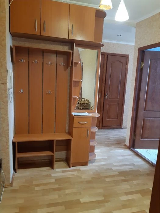 Продажа 2 ком. квартиры у порога метро Победа.