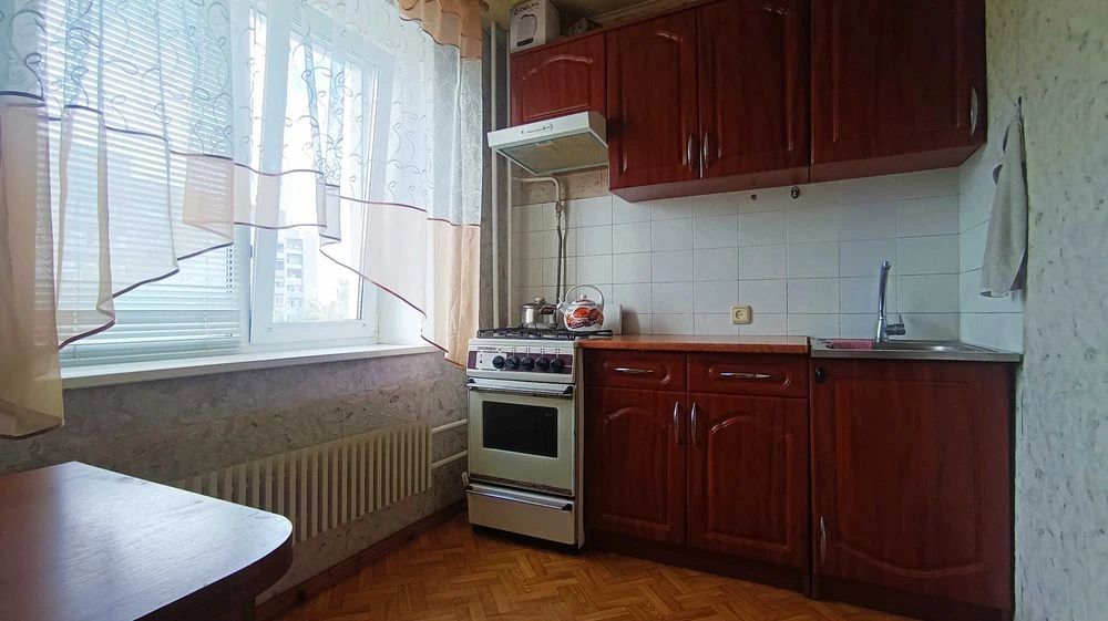 D1A  Продам 1 к.кв, Пятихатки, Курчатова 10, БАМ.