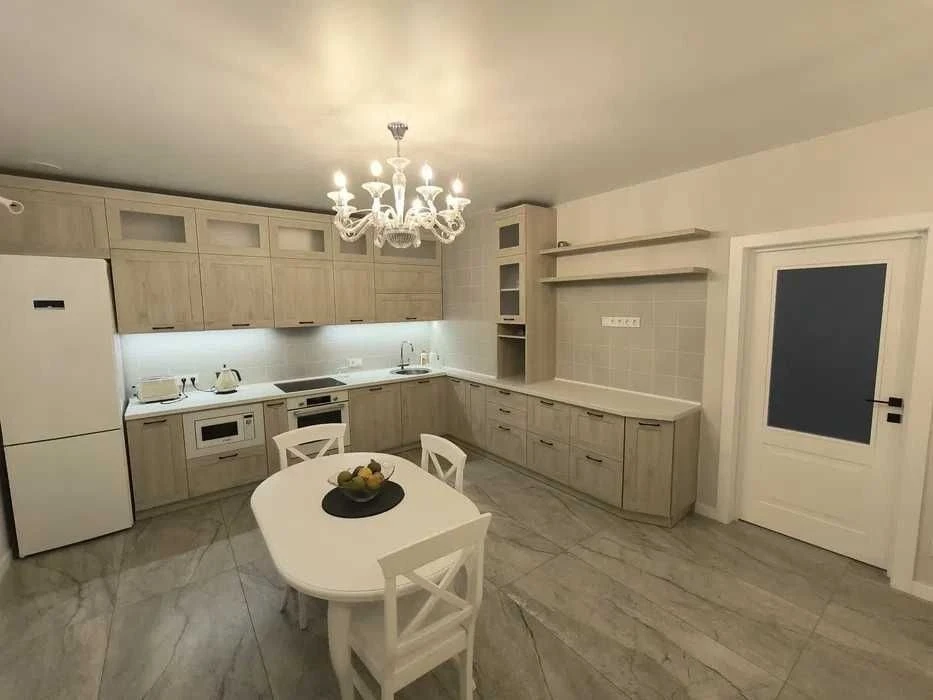 Spacious 4-room apartment on Vorobyova, Kurskaya, Fuchika, Vo