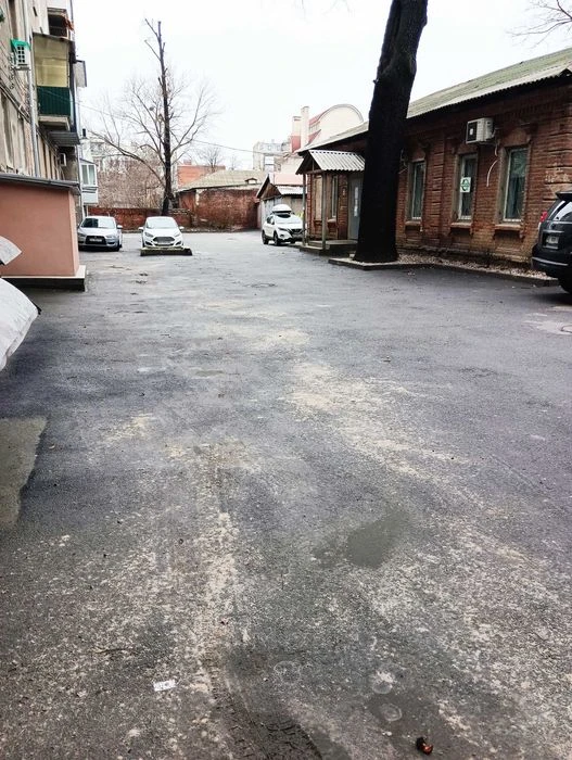 D1A  Продам 3 комнатную квартиру ул. Каразина 7/9