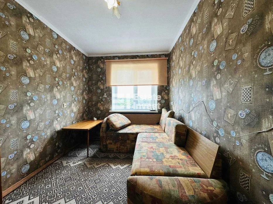 Продам 2 кімн. квартиру на пр. Науки, 66.