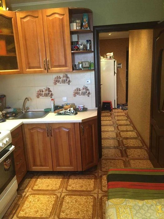 Продам 2к.квартиру  метро Гагарина (Левада) 1минута. Торг.Od