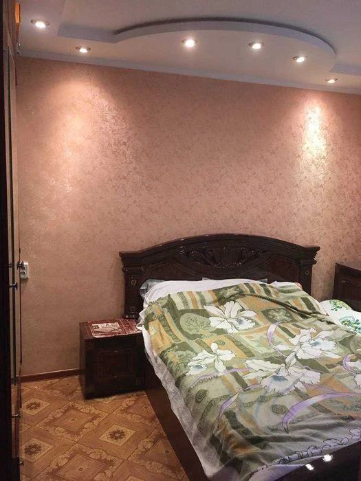 Продам 2к.квартиру  метро Гагарина (Левада) 1минута. Торг.Od