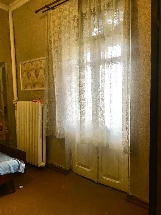 D1M Продам 2 кімнатну сталінку 51 м2, пр. Героїв Харкова 191