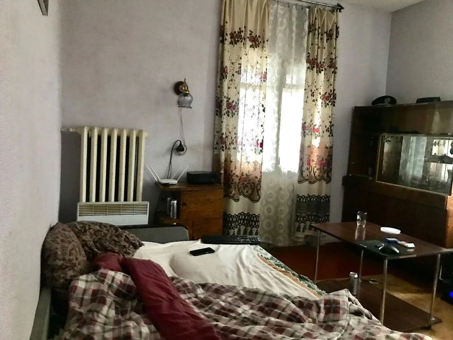 D1M Продам 2 кімнатну сталінку 51 м2, пр. Героїв Харкова 191