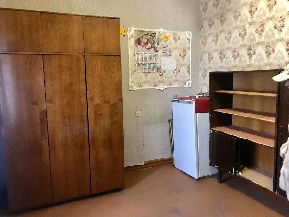 D1M Продам 2 кімнатну сталінку 51 м2, пр. Героїв Харкова 191