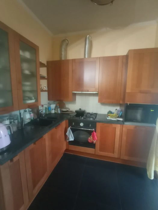 Продам пятикомнатную квартиру в Центре