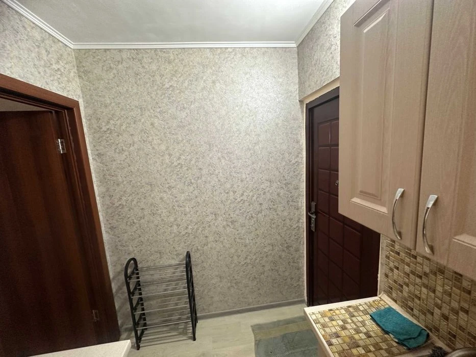 Продам 1 комнатную мини квартру Салтовка г.Харьков метро сту