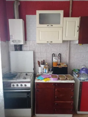Продам велику 3-и кімнатну квартиру сталінку біля Південгого