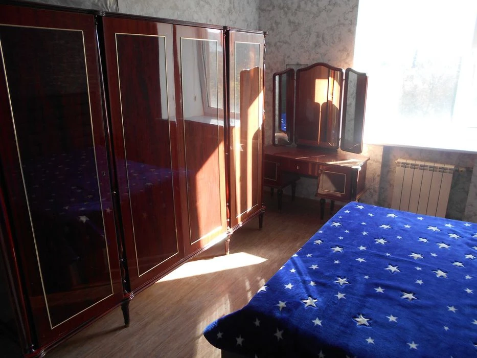 Продам 2-кв м. Защитников Украины пр. Героев Харькова д.96а