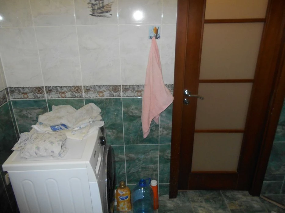 Продам 2-кв м. Защитников Украины пр. Героев Харькова д.96а