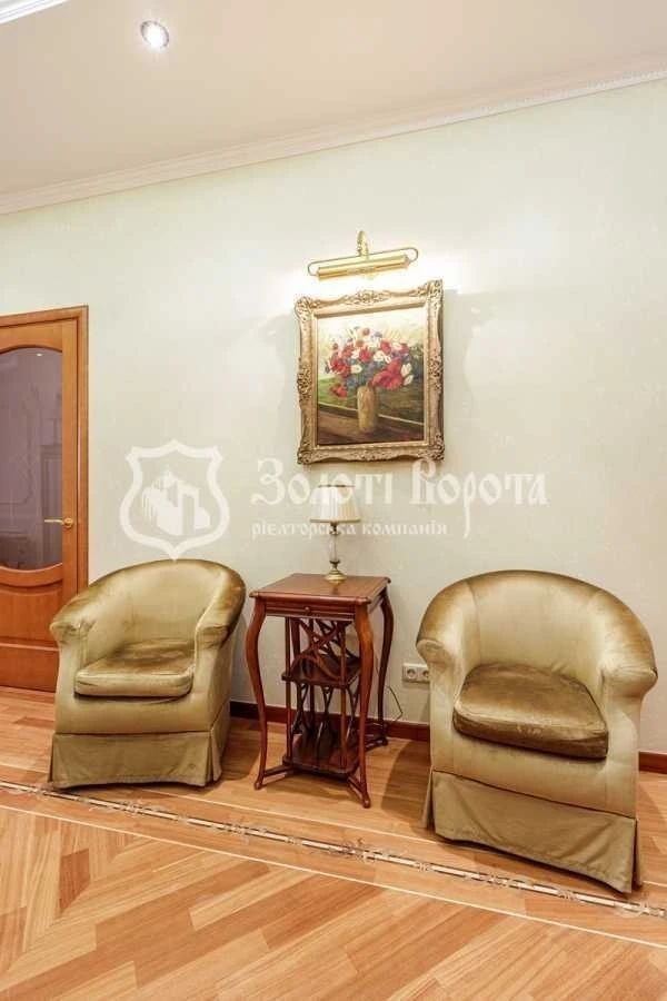 4-room apartment for sale 210 m², Staronavodnytska St., 1