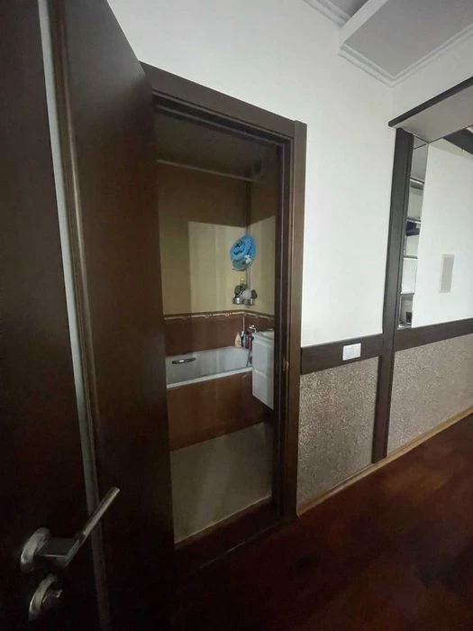 Продам 3 ком кв.  в Центре  Сертифмкат