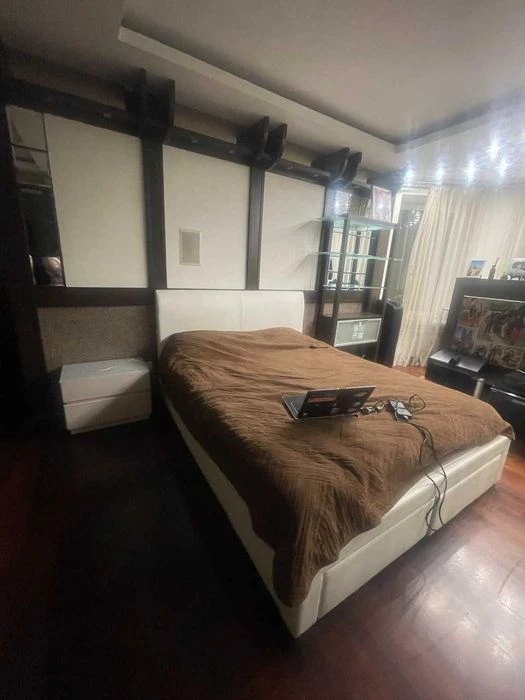 Продам 3 ком кв.  в Центре  Сертифмкат