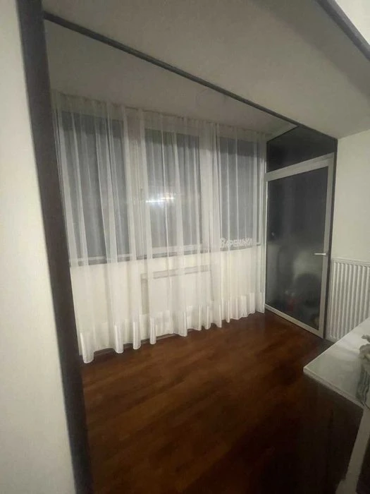 Продам 3 ком кв.  в Центре  Сертифмкат