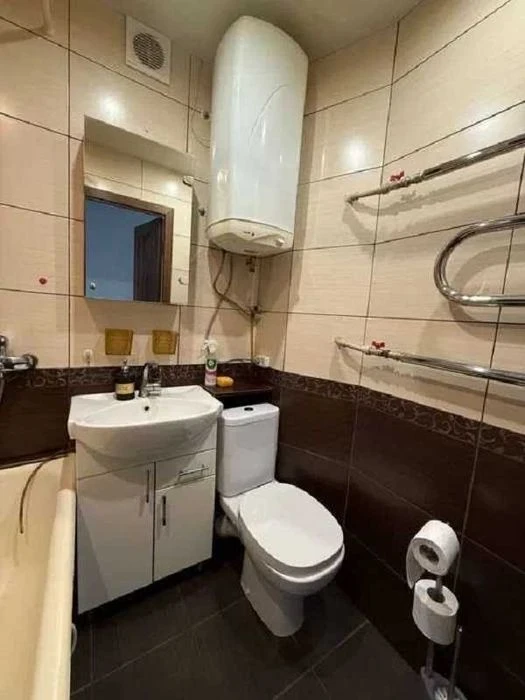 One-room apartment for sale, at 33m Traktoro-Stroiteley Street,