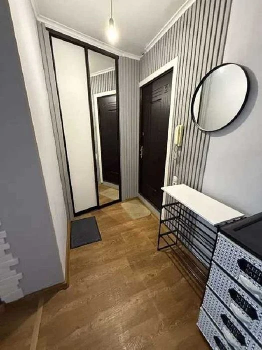 One-room apartment for sale, at 33m Traktoro-Stroiteley Street,
