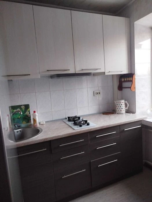 Продам 1 к.квартиру П'ятихатки пр. Ак.Курчатова 27