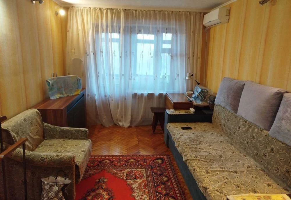 Продам 1 к.квартиру П'ятихатки пр. Ак.Курчатова 27