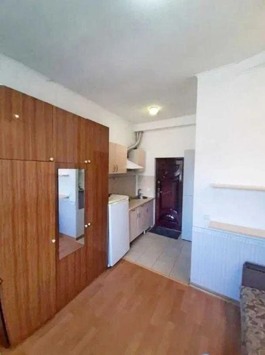 Продам гостинку рядом с метро Спортивная.