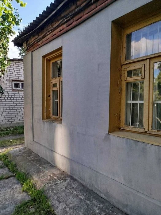Продам 1 квартиру біля метро Спортивна