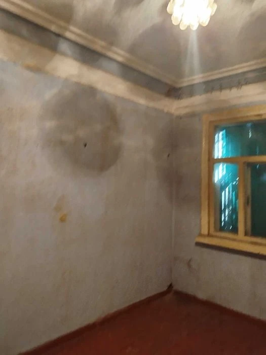Продам 1 квартиру біля метро Спортивна