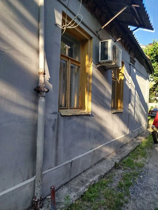 Продам 1 квартиру біля метро Спортивна