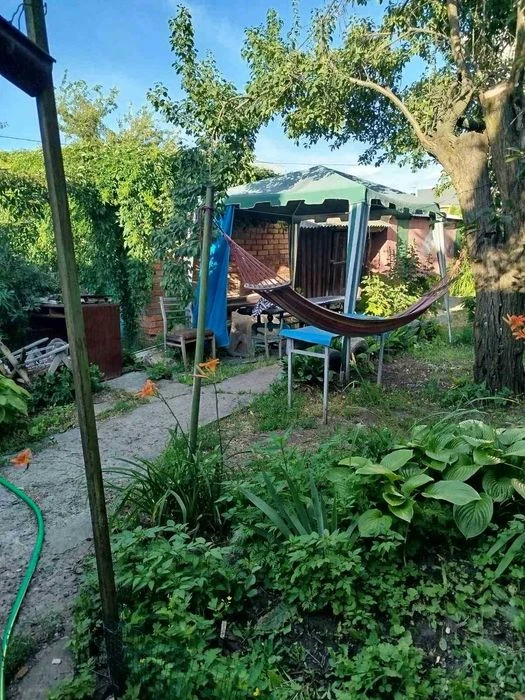 Продам 1 квартиру біля метро Спортивна