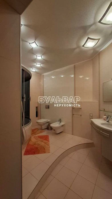 Продам 4 к.кв - 190 м2,, ЖК Азарин, Отакара Яроша 16-Б +2 па