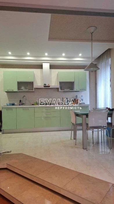Продам 4 к.кв - 190 м2,, ЖК Азарин, Отакара Яроша 16-Б +2 па