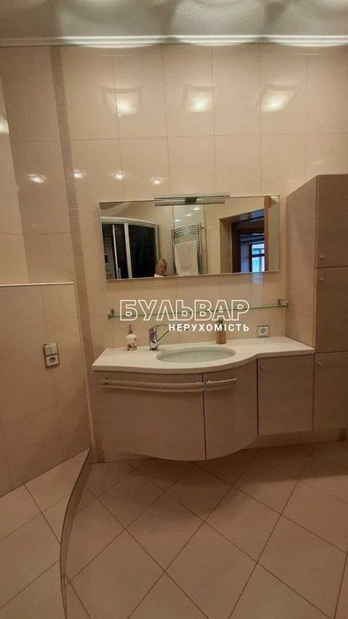 Продам 4 к.кв - 190 м2,, ЖК Азарин, Отакара Яроша 16-Б +2 па
