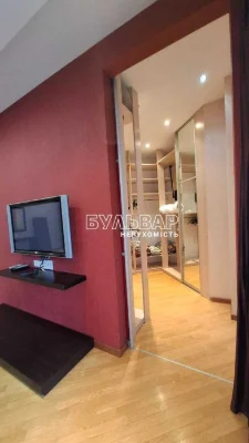 Продам 4 к.кв - 190 м2,, ЖК Азарин, Отакара Яроша 16-Б +2 па