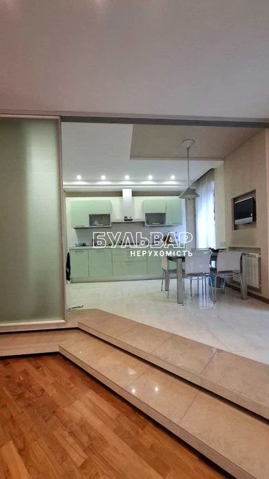 Продам 4 к.кв - 190 м2,, ЖК Азарин, Отакара Яроша 16-Б +2 па