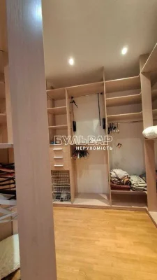 Продам 4 к.кв - 190 м2,, ЖК Азарин, Отакара Яроша 16-Б +2 па