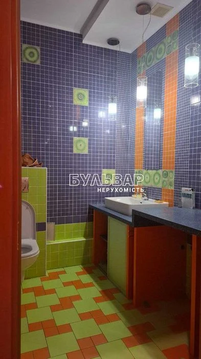 Продам 4 к.кв - 190 м2,, ЖК Азарин, Отакара Яроша 16-Б +2 па